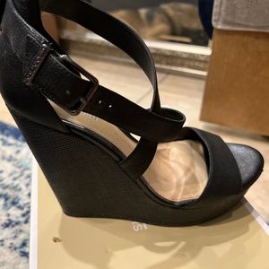 Gianni Bini Black Wedges